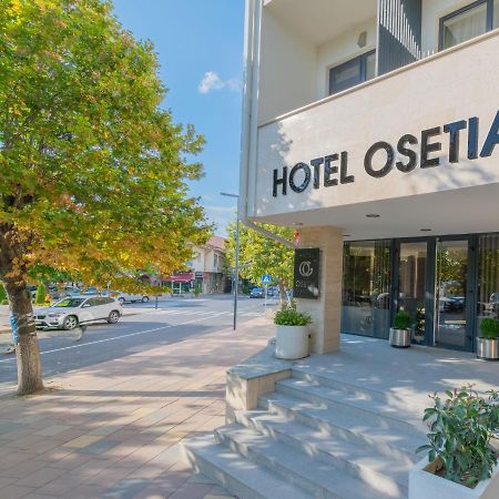 Hotel Osetia Garden Момчилград Экстерьер фото