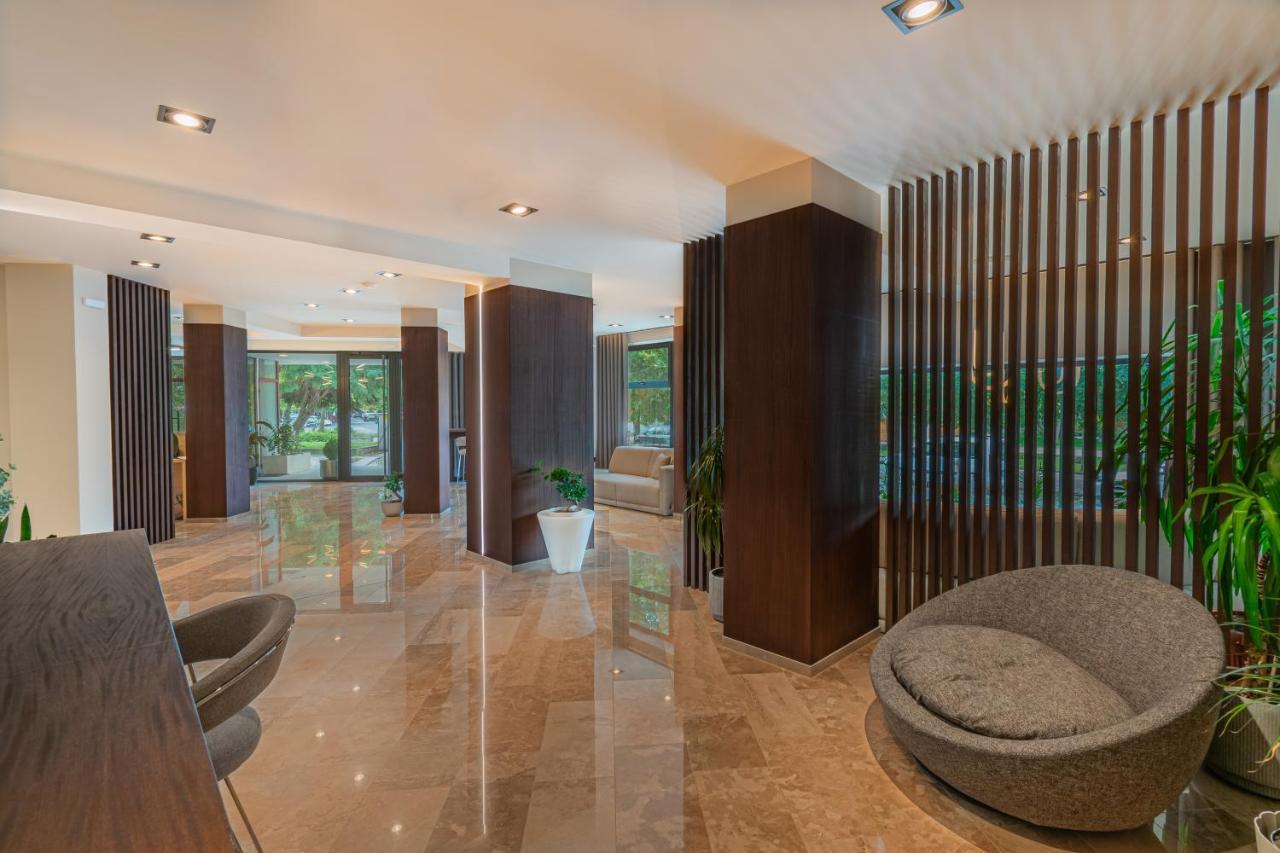 Hotel Osetia Garden Момчилград Экстерьер фото
