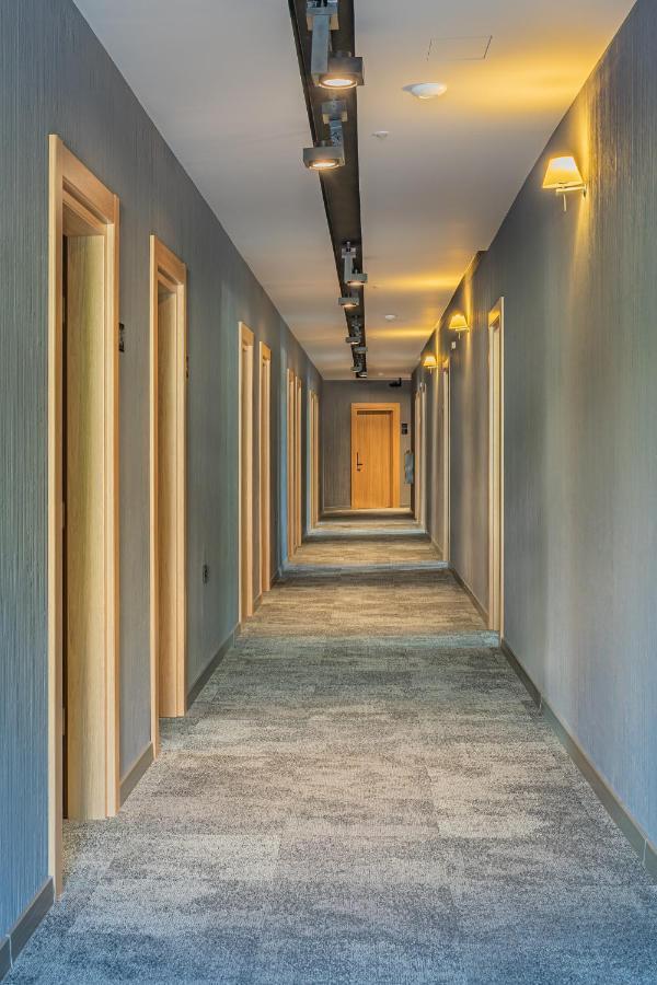 Hotel Osetia Garden Момчилград Экстерьер фото