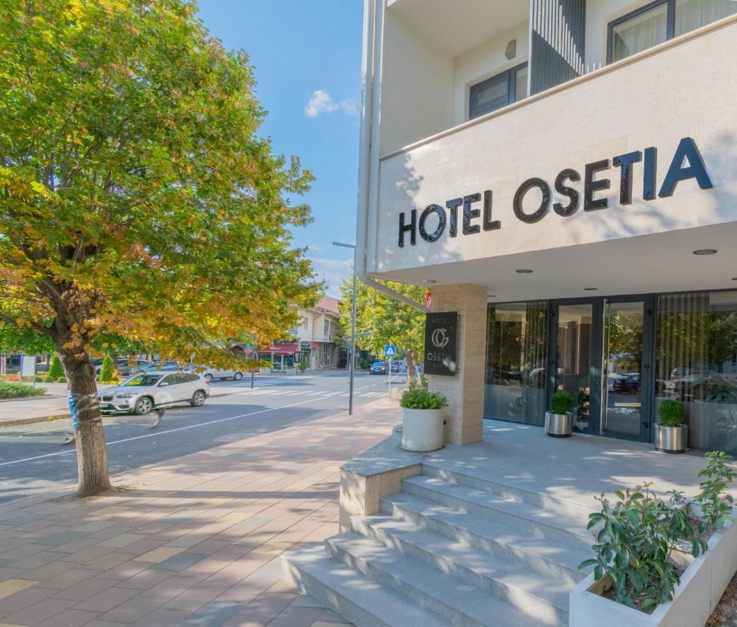 Hotel Osetia Garden Момчилград Экстерьер фото